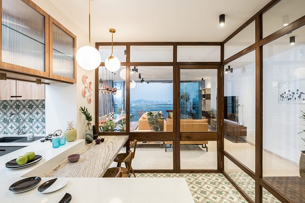 Frameless Glass Partition